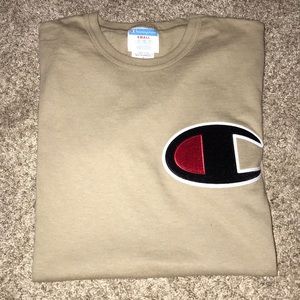 New champion short sleeve shirt